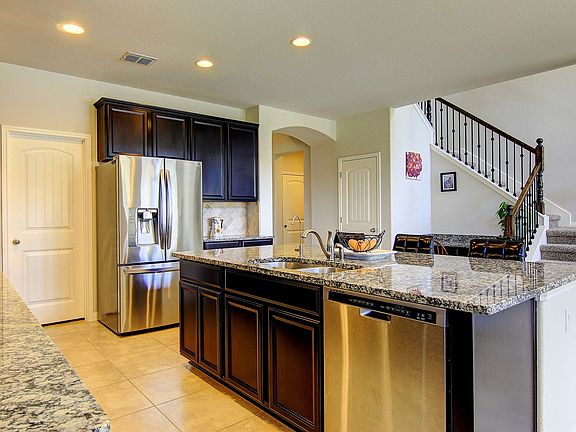 3rd image of 600 Purtis Creek Ln