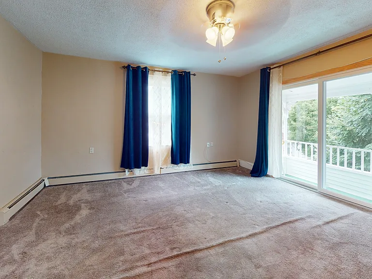 49-51 Glenwood Rd — Photo 4