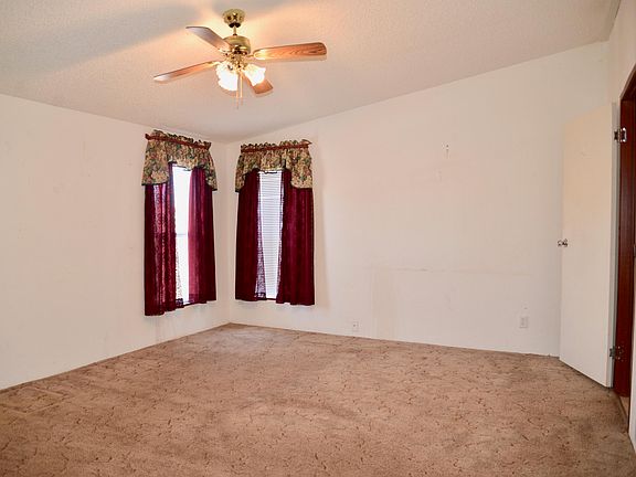 5th image of 2575 S Pipe Creek Dr