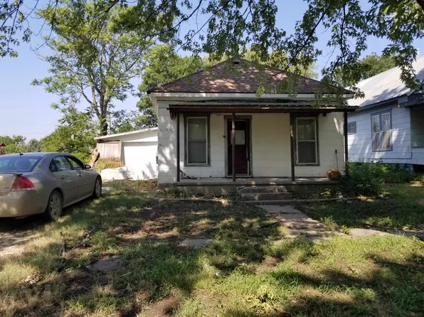 807 N Elm St, Eureka, KS 67045