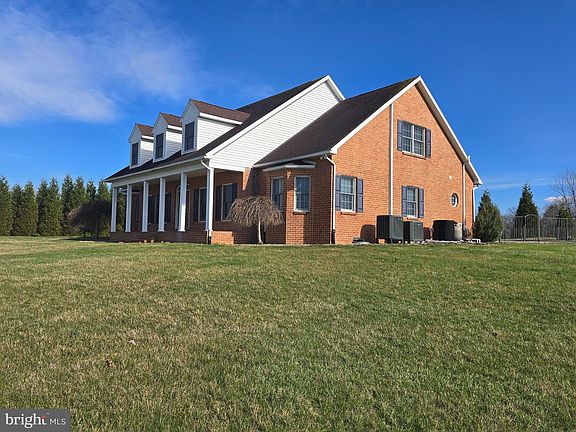 3rd image of 1709 Ragged Edge Rd