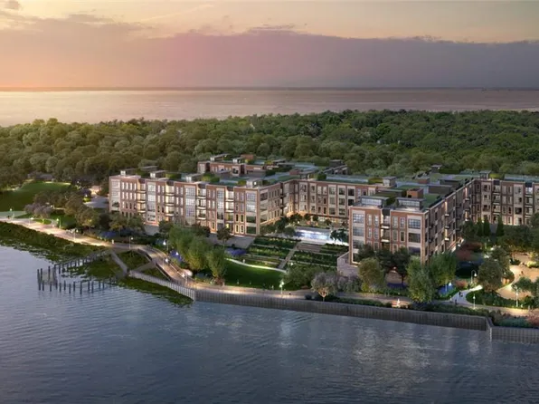 100 Garvies Point Road #1305, Glen Cove, NY 11542