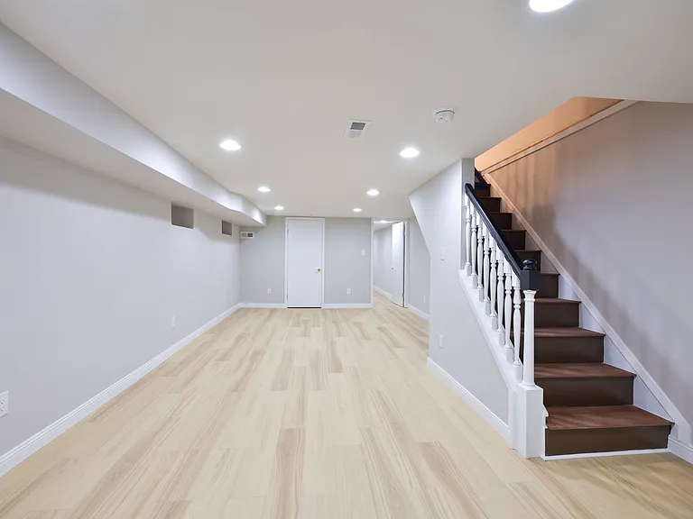 5544 N Lawrence St — Photo 6