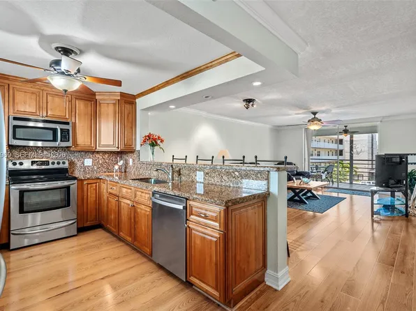 325 SE 11th Ter APT 308, Dania Beach, FL 33004