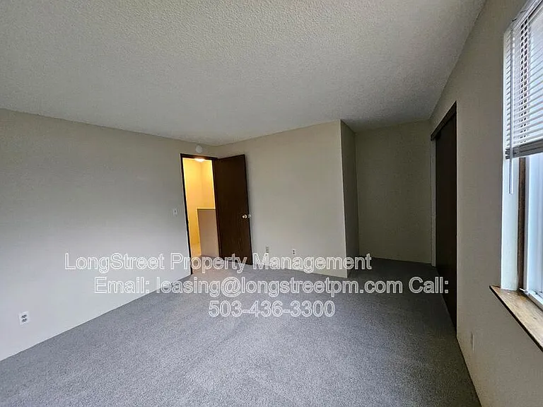 3211 SE Wake St #1 — Photo 10