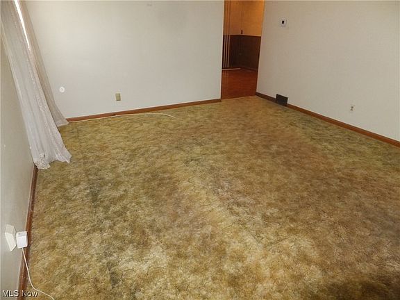3rd image of 6953 Orchard Blvd