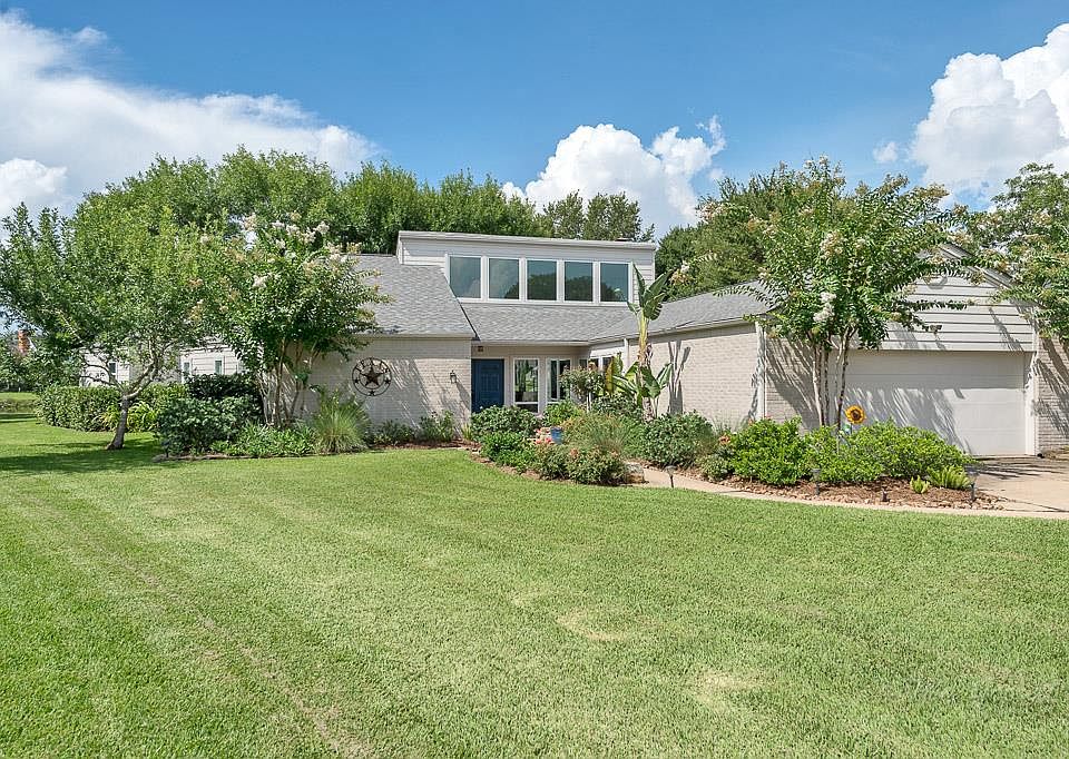 1st image of 3510 Deerwood Ln