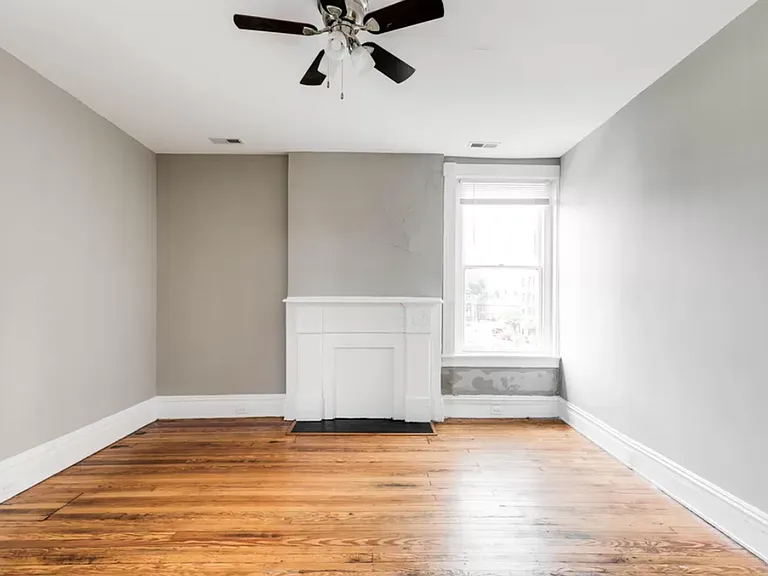 939 W Grace St — Photo 30