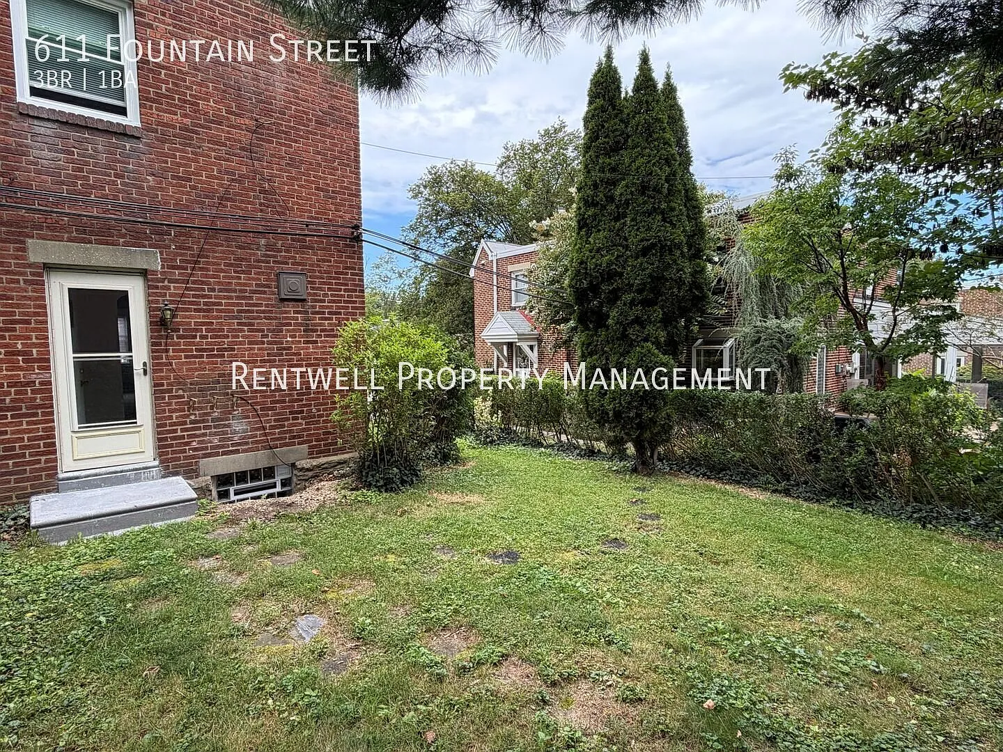 Charming 3 Bed Home with Garage & Backyard — Photo 3