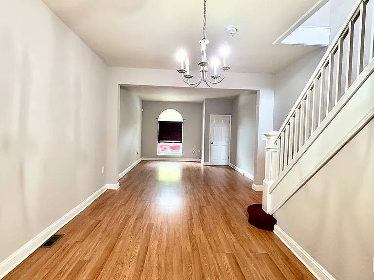 32 N Potomac St — Photo 5