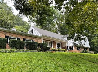 489 N Hillcrest Dr, Livingston, TN 38570