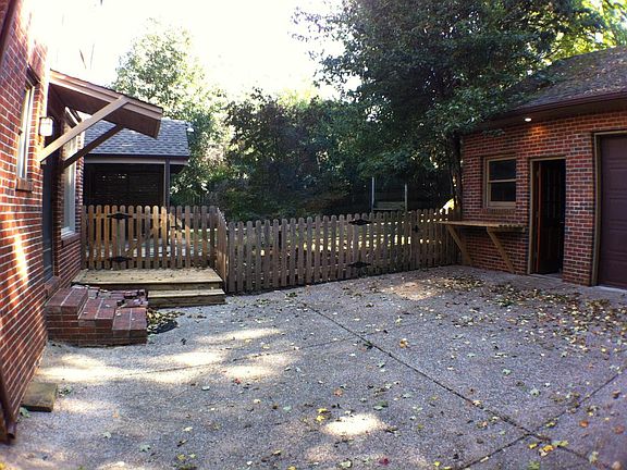 3rd image of 2323 Dennywood Dr