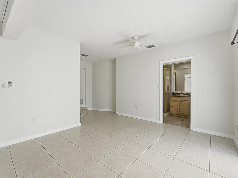1641 NE 56th Ct — Photo 17
