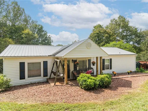 1228 Lightning Cross Rd, Boonville, NC 27011
