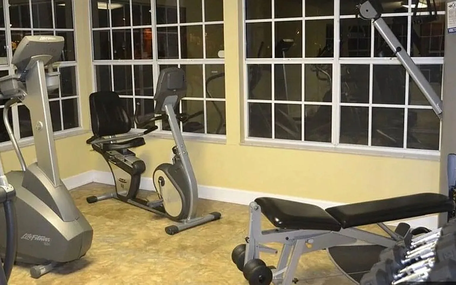 2490-65 Sweetwater Club Circle, Kissimmee, FL 34746 3 bedroom / 2 bath — Photo 2