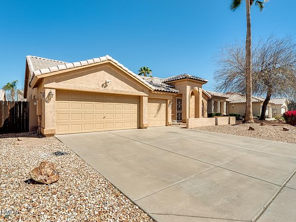 3rd image of 8826 W Tierra Buena Ln