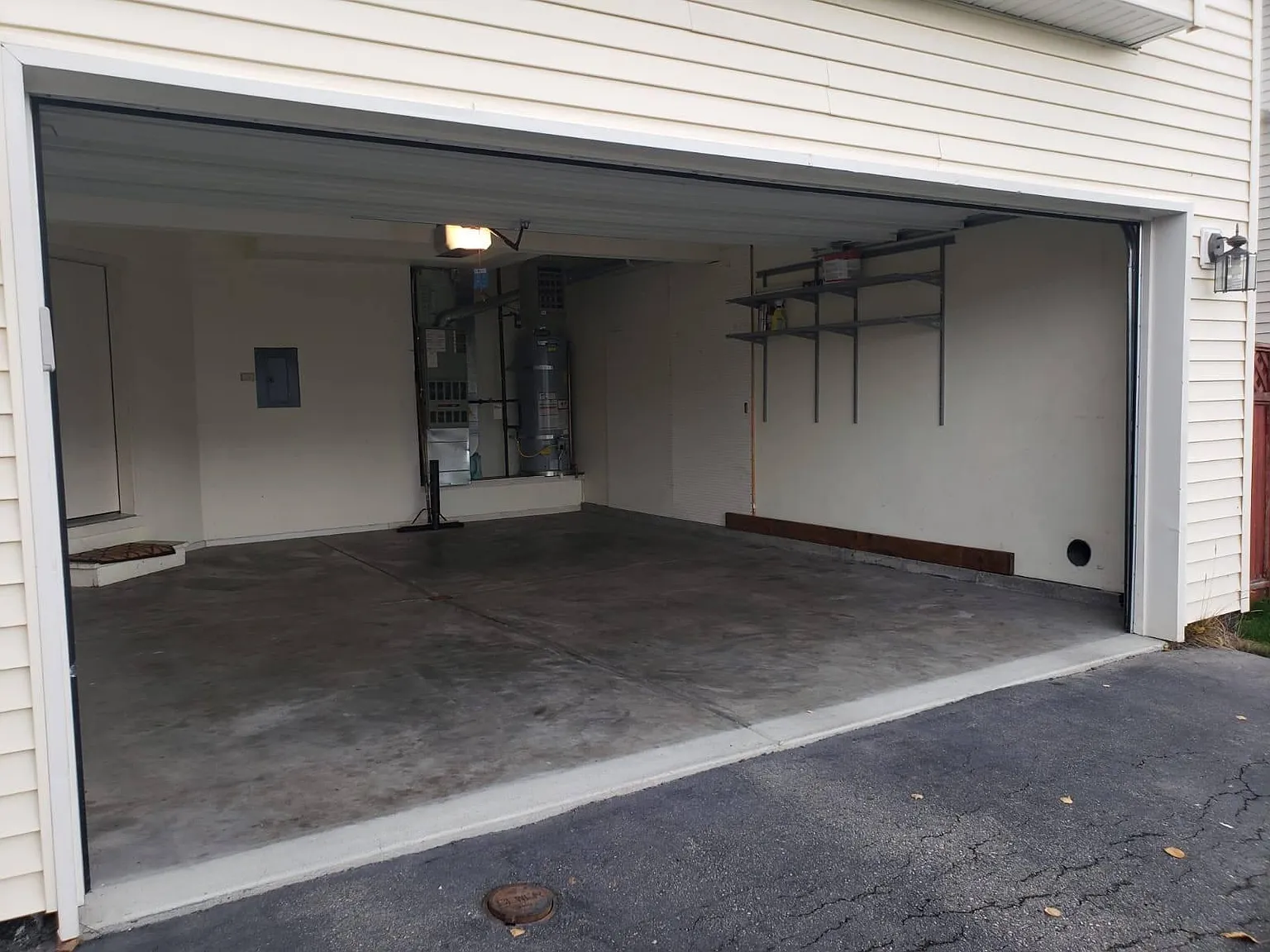 4 bed, 2.5 bath, 1680 sqft, $3,000 — Photo 3