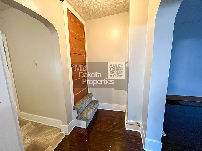523 W 2nd Ave — Photo 16