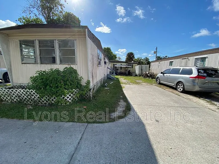 4900 Tice St #5 — Photo 10
