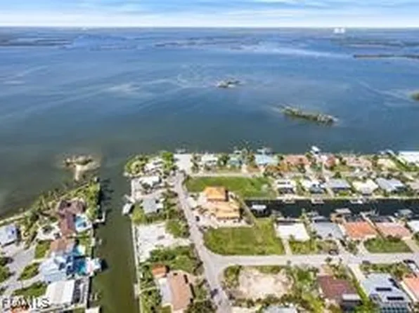 3 Bayview Blvd, Fort Myers Beach, FL 33931