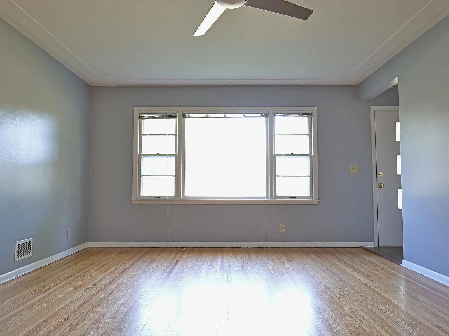 3 bed, 1150 sqft, $2,150 — Photo 2