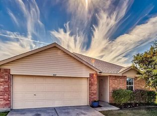 1041 Fort Apache Dr, Haslet, TX 76052