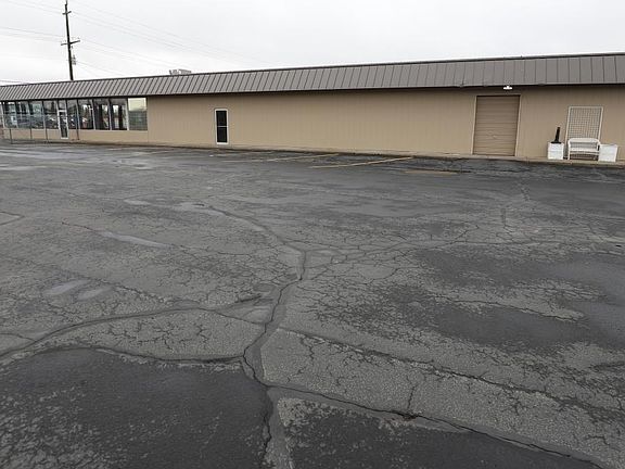 2nd image of 215 Eastland Dr