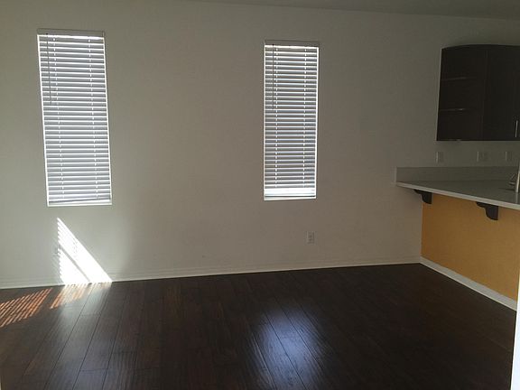 3rd image of 419 Boston Dr