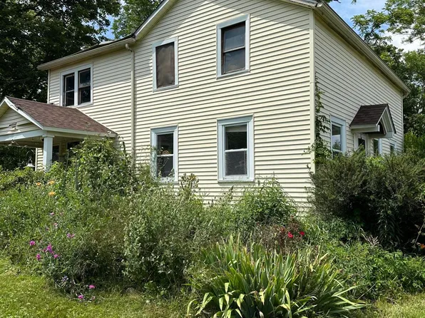 5683 Napier Rd, Plymouth, MI 48170