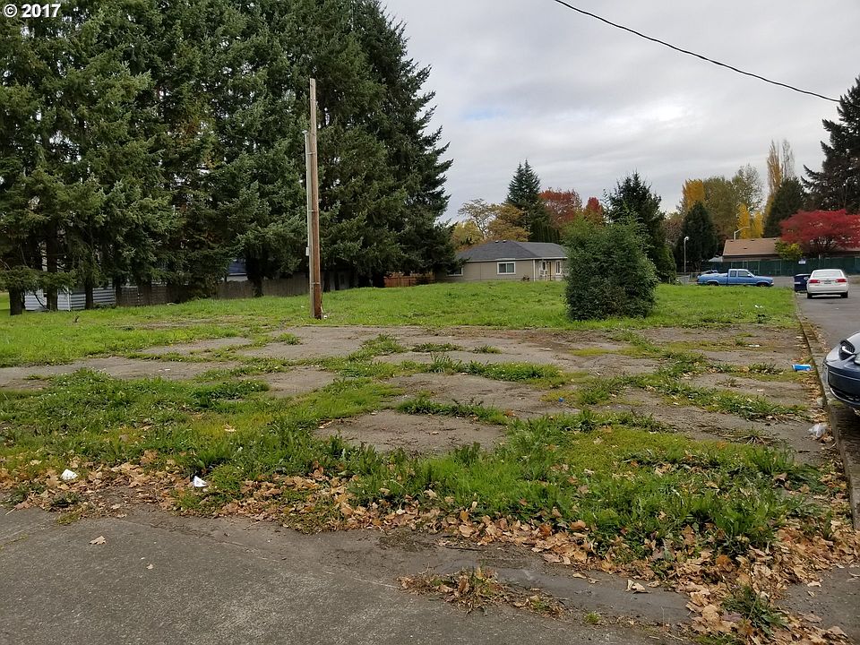 2nd image of 5501 NE Saint Johns Rd