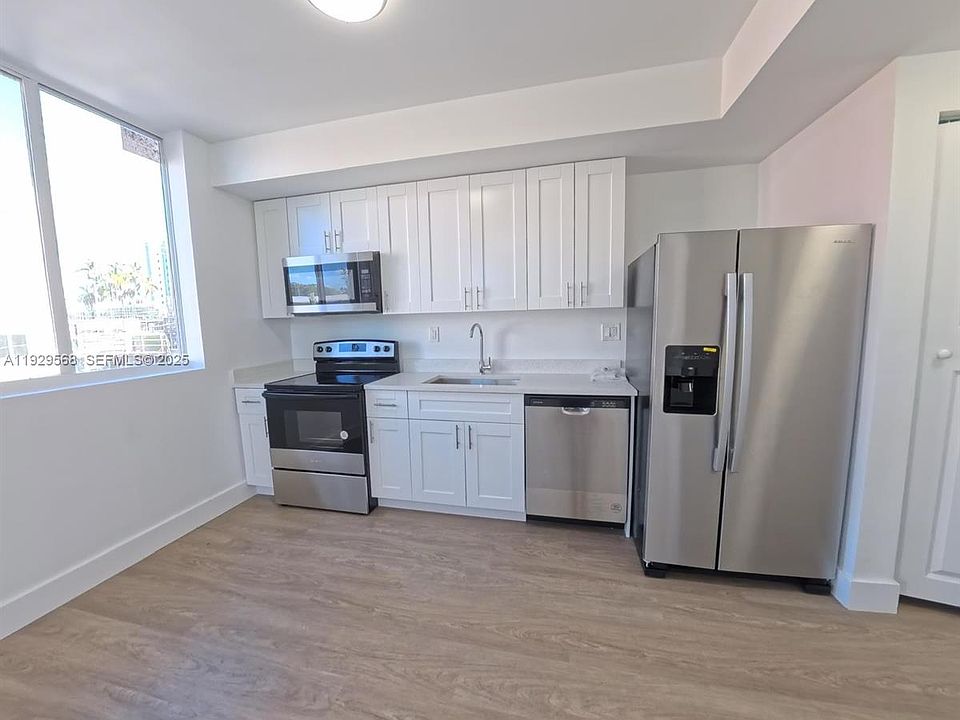 1st image of 1620 NW 18th St #306