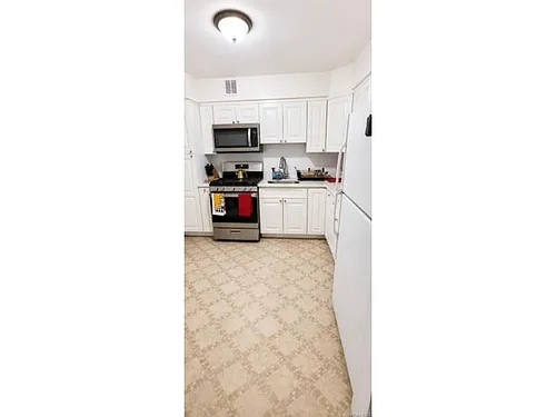 9206 242nd St Photo 1