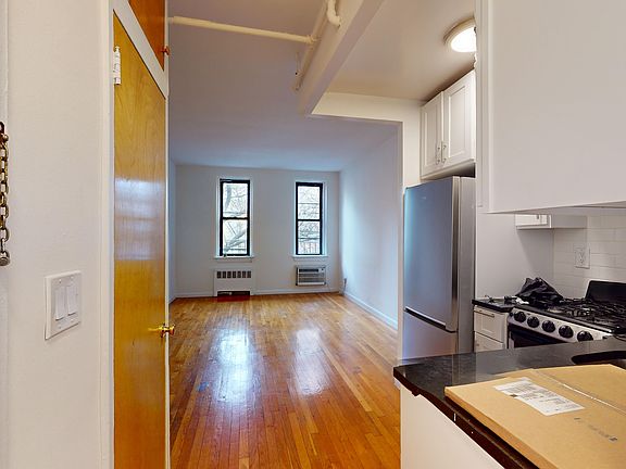 3rd image of 345 E 76th St APT 3C