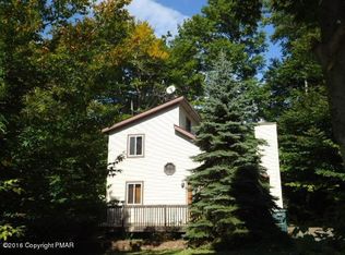 9075 Idlewild Dr, Tobyhanna, PA