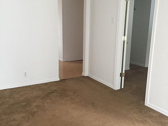 4th image of 9707 Newgrove Ave SW Unit 4