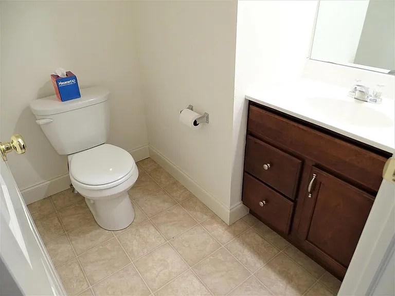 2527 Oakwood Ln — Photo 5