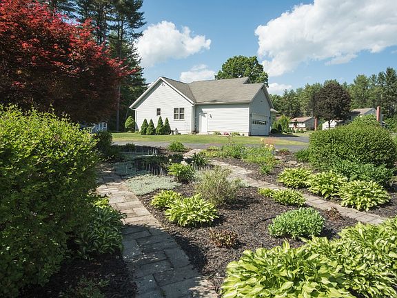 2nd image of 7 Robin Hood Ct