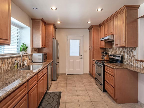 5th image of 5582 Vassar Dr