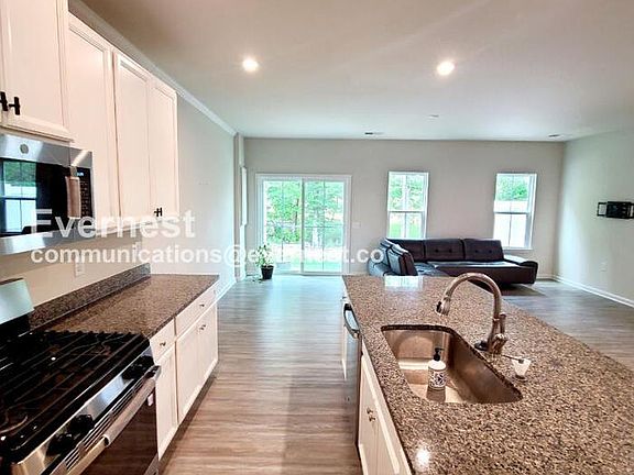 5th image of 217 Capeside Ct