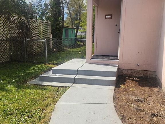 2nd image of 160 N 7th St