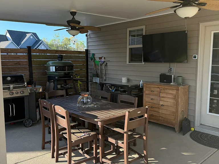 205 Holmes Point Ct — Photo 14
