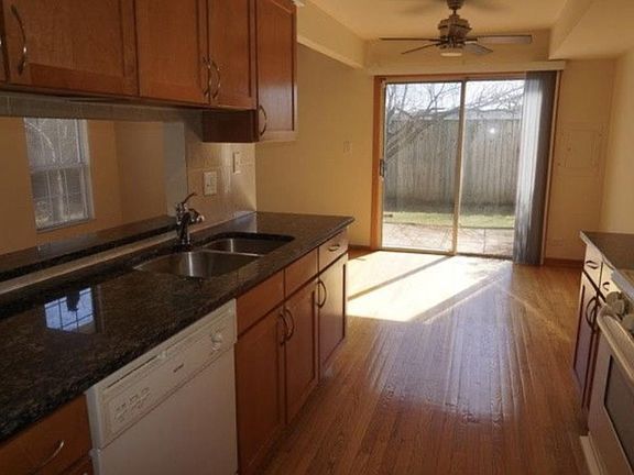 5th image of 225 Acorn Dr