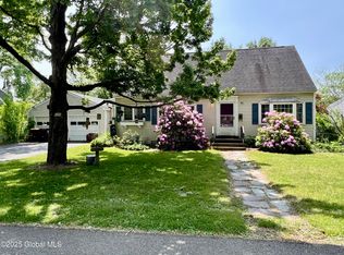 86 Glendale Rd, Latham, NY 12110