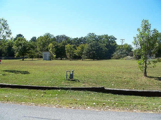 2nd image of 4916 Behrens Rd