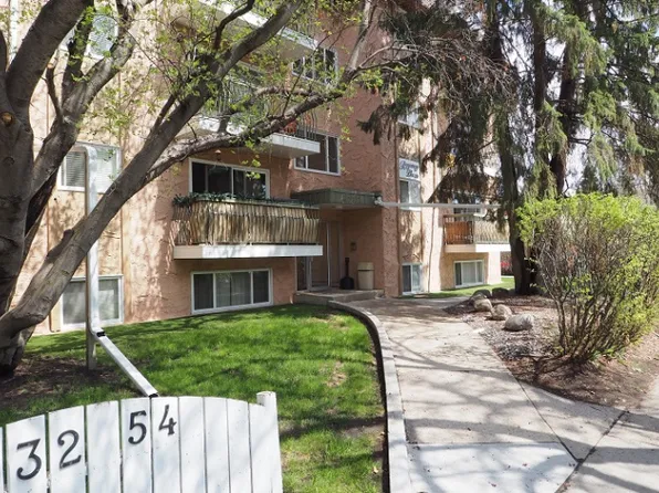 4732 54th St #Red, Red Deer, AB T4N 2G3