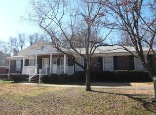 17 Hampton Ct, Greenville, SC 29609