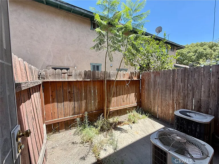1134 W Stoneridge Ct #D — Photo 13