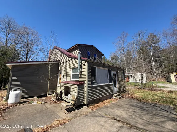 25 Tree Top Rd, Tunkhannock, PA 18657