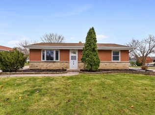 519 Lenora Dr, West Bend, WI 53090
