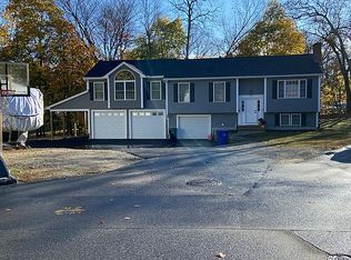 11 Nottingham St, Hudson, NH 03051